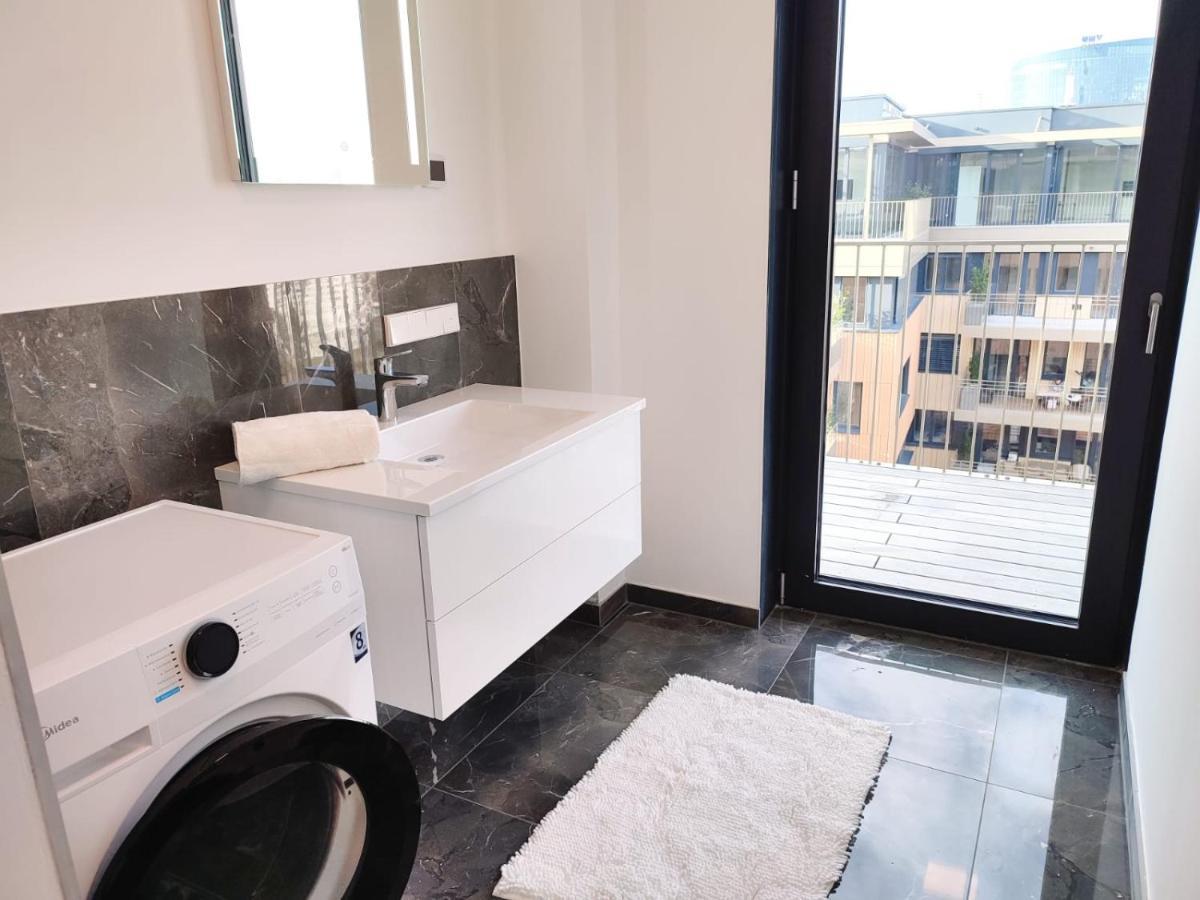 Panorama Apartment Vienna - Free Parking, Sauna & Fitness المظهر الخارجي الصورة